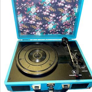 VINTAGE TURNTABLE SUITCASE STYLE
